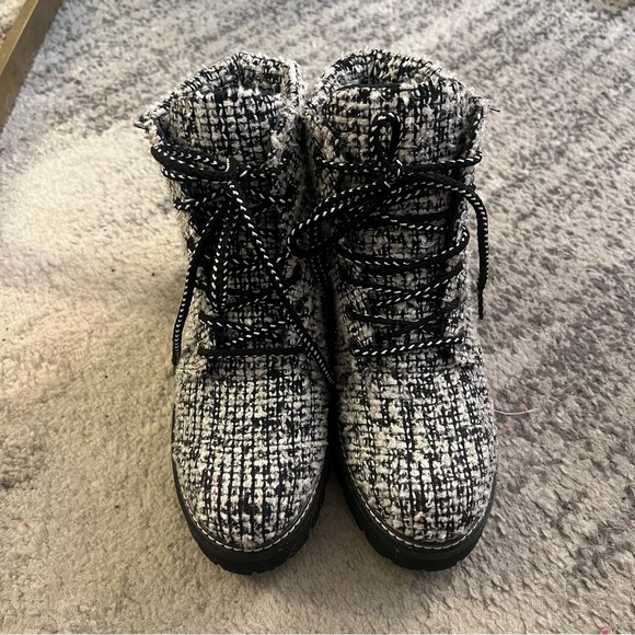 Montelliana Tweed Boots - Picture 2 of 13